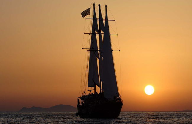 Crucero al Atardecer con Cena y Aguas Termales Volcánicas - Foto 3